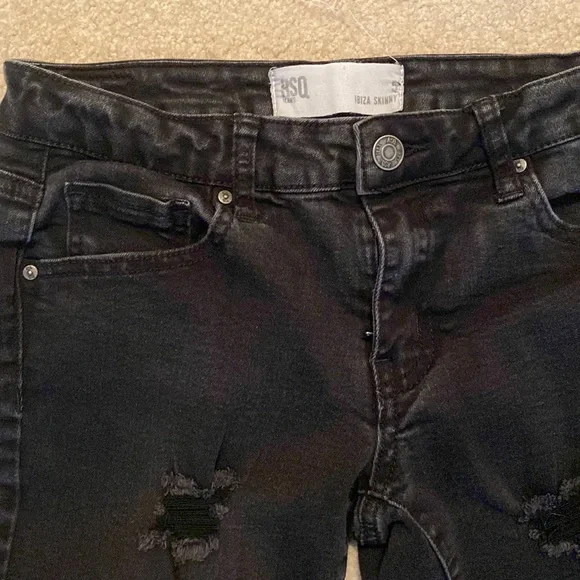 Tilly’s RSQ Distressed Black Skinny Jeans - Picture 2 of 4